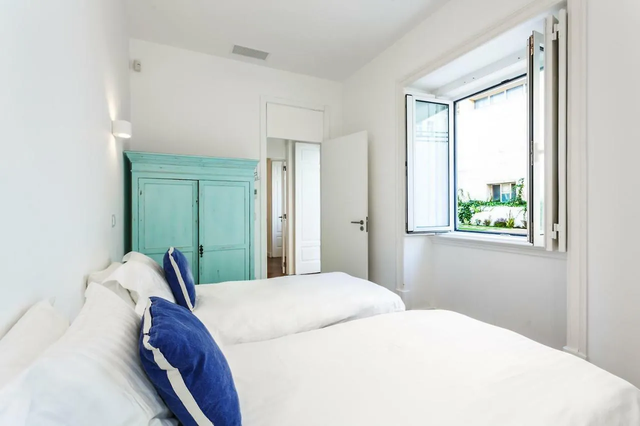 Chalet Estoril Luxury Apartments
