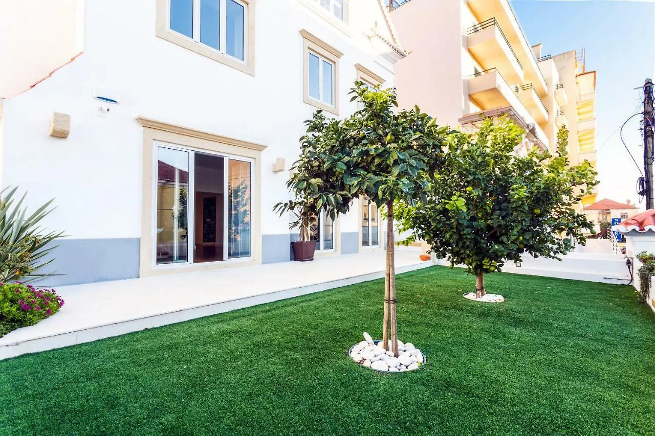 Chalet Estoril Luxury Apartments